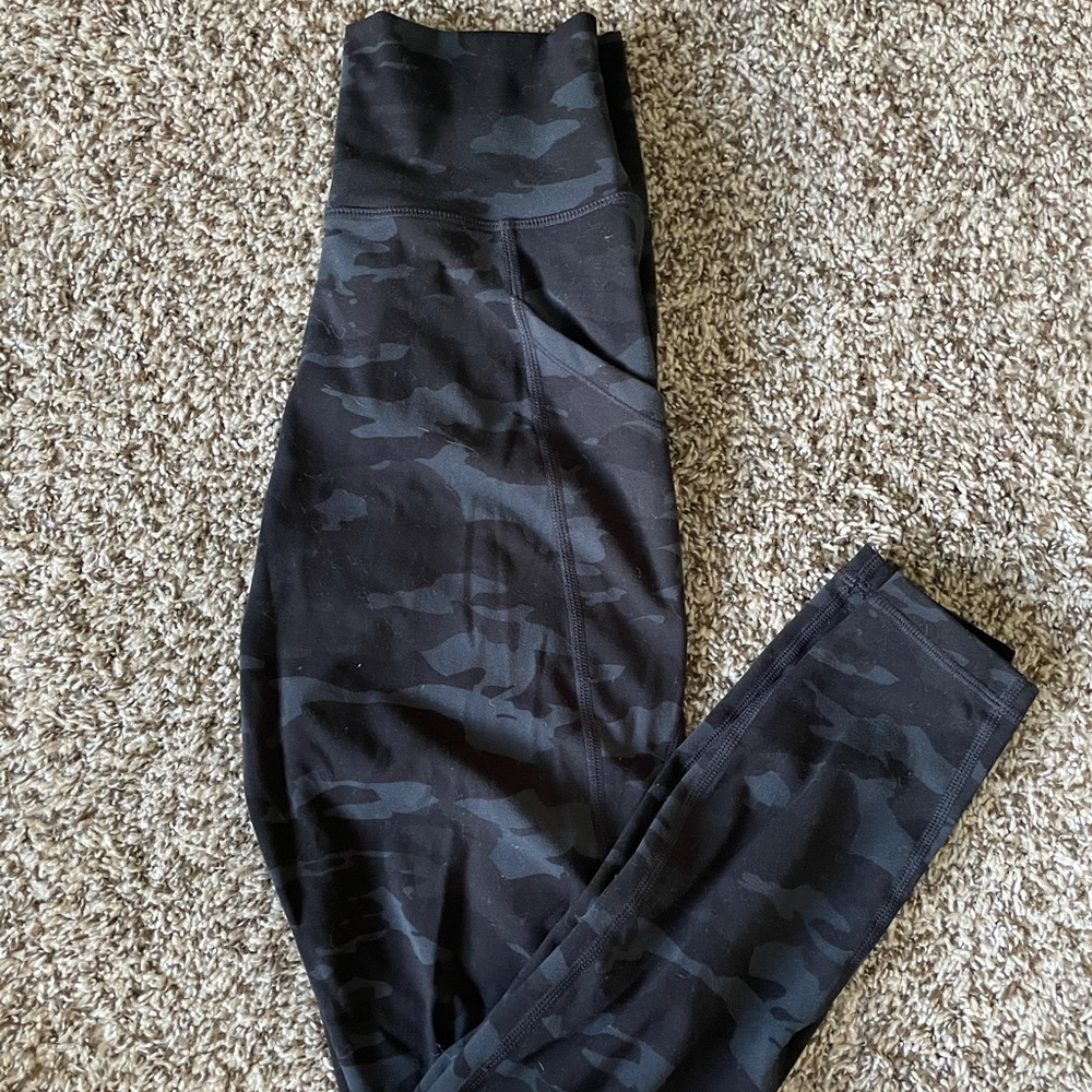 Alphalete surface pocket leggings size small